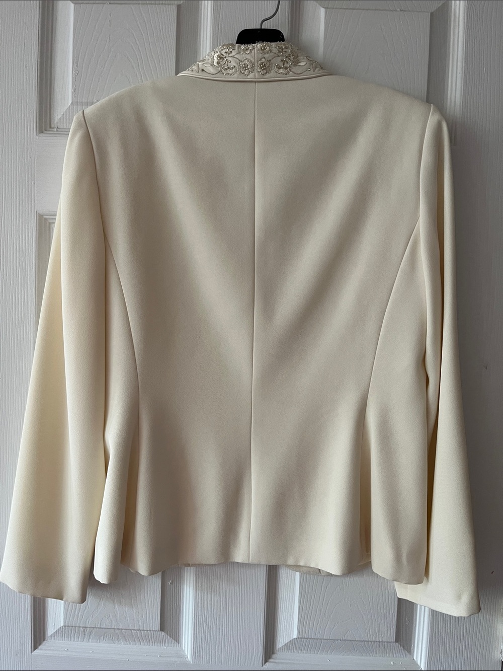 Le Suit Cream Embellished Collar Blazer suit - Picture 5 of 7